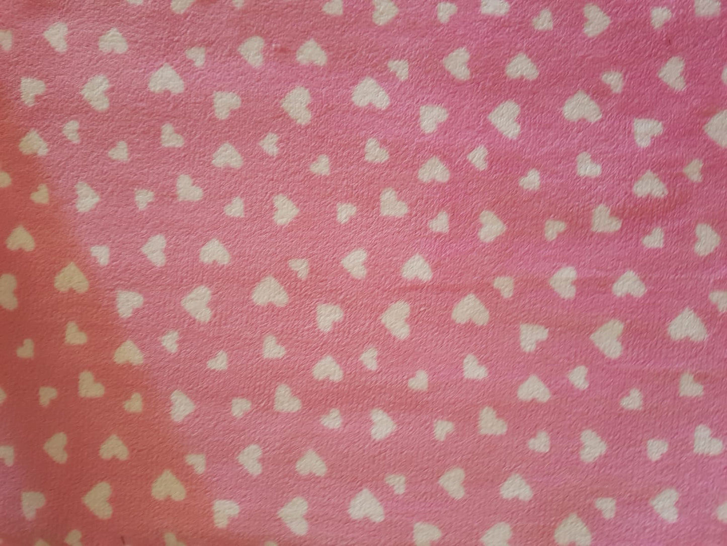 PILE CINIGLIATO LEGGERO CUORI BIANCHI SU FONDO ROSA (410)